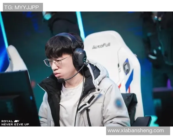 Xiaohu在中路展现绝对统治力经济领先助力团队取得胜利