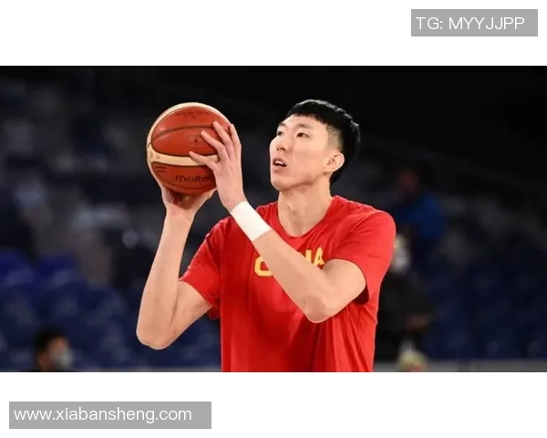 周琦在CBA比赛中发挥出色，被赞为最有潜力球员之一